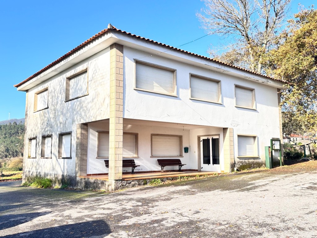 El Concello de Caldas de Reis mejora la cubierta del Local Social de Bemil y proyecta nuevas obras interiores para&nbsp;2026